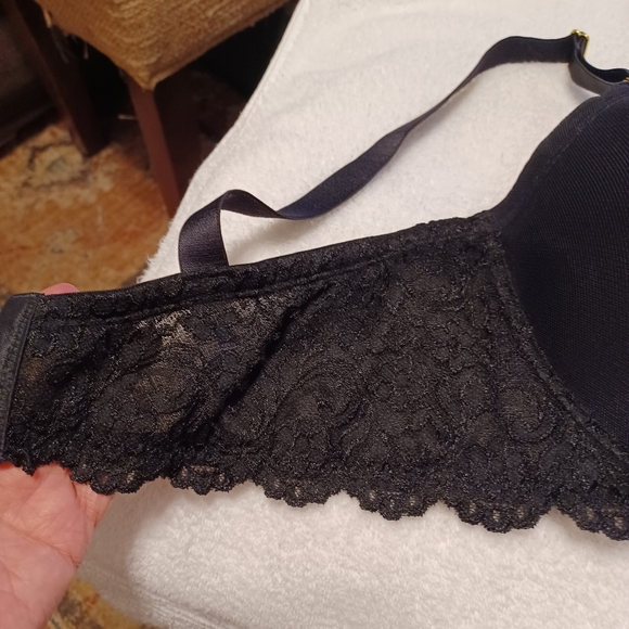 NWT Black Bra 42E (DD) Soft Lace Comfort Straps Back Smoothing - Picture 4 of 8